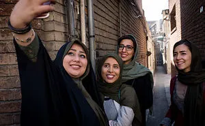 I Traveled To Iran To Show How Real People Live There Every Day (24 Pics)