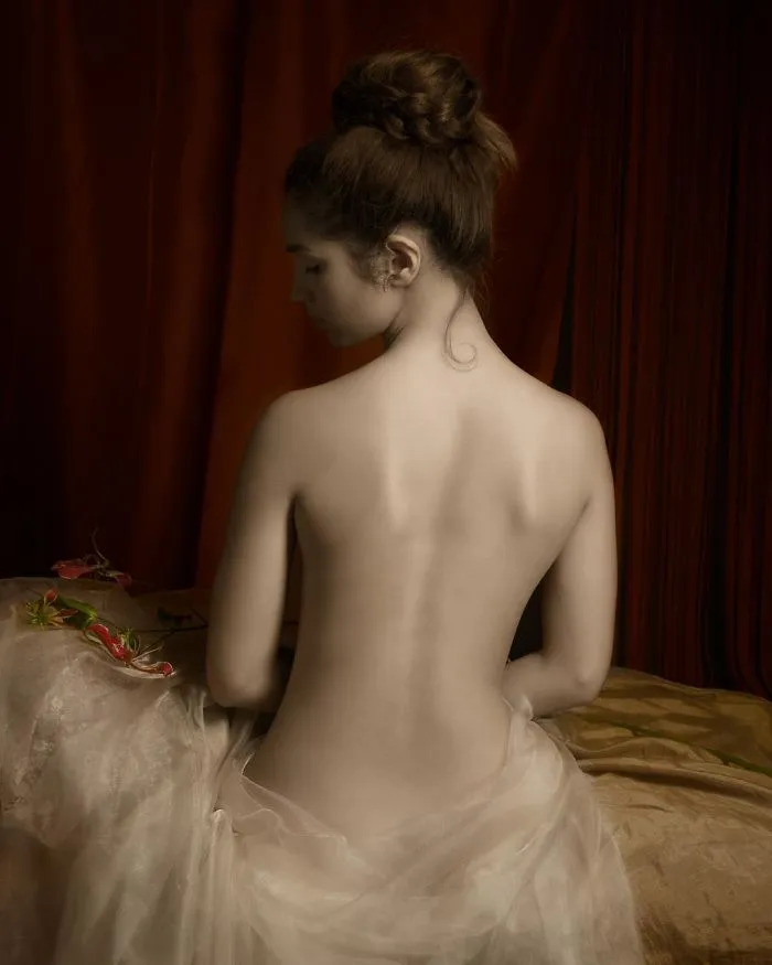 These 35 Photos By A Dutch Artist Look Like Classical Paintings Brought To Life