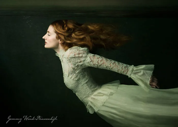 These 35 Photos By A Dutch Artist Look Like Classical Paintings Brought To Life
