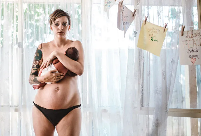 2º puesto en Postparto. Lacey Barratt de Melbourne, Australia. "Renacimiento"