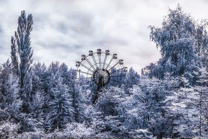 La icónica noria de 26 metros en el parque de atracciones de Pripyat