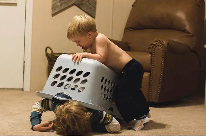 20+ Fotos que revelan cómo es criar a 3 niños