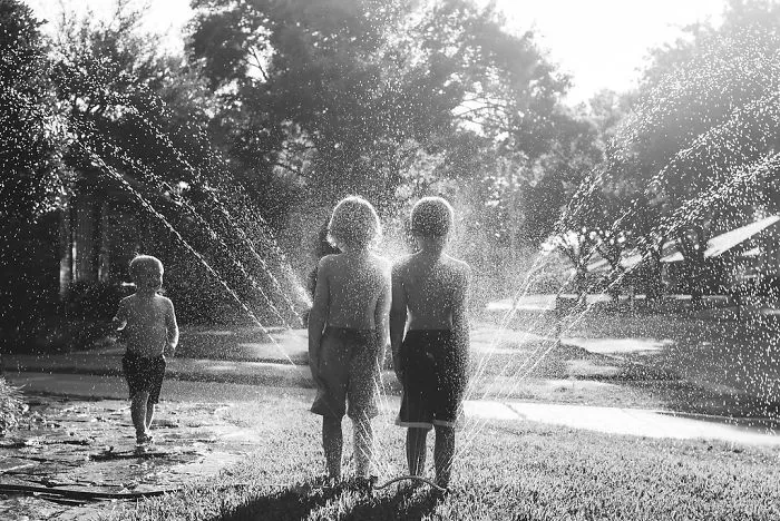 20+ Fotos que revelan cómo es criar a 3 niños