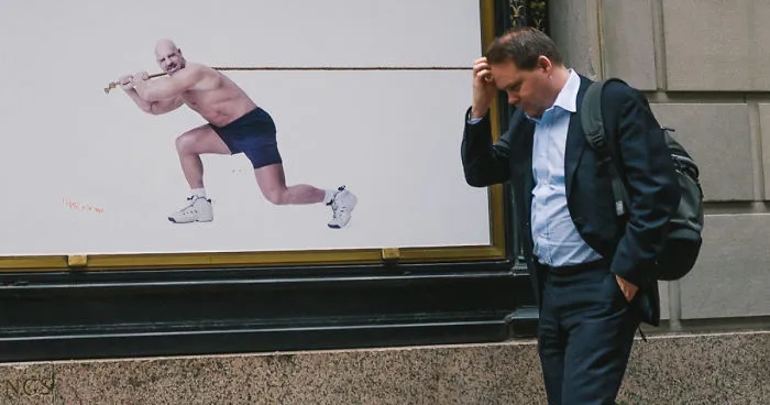 23 Amazing Coincidences That I Captured On The Streets Of New York