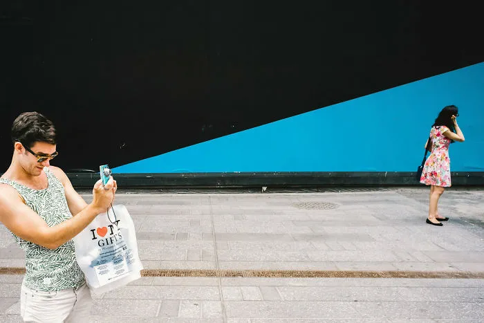 23 Amazing Coincidences That I Captured On The Streets Of New York
