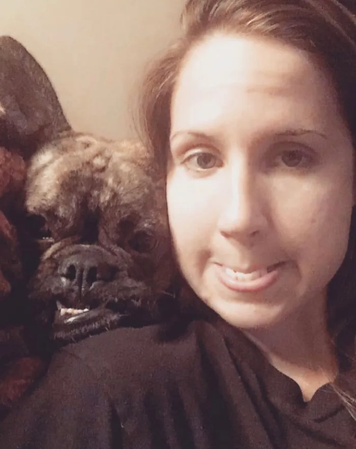 Este hombre y su perro han inspirado una adorable tendencia de imitación, y las fotos te alegrarán el día