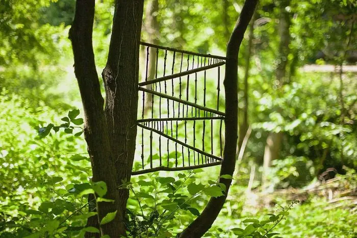 Este artista pasa horas colocando objetos naturales para crear increíbles mandalas y que tú los encuentres