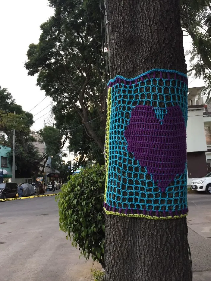 Yarnbombing Hugs In Mexico City After September Earthquake