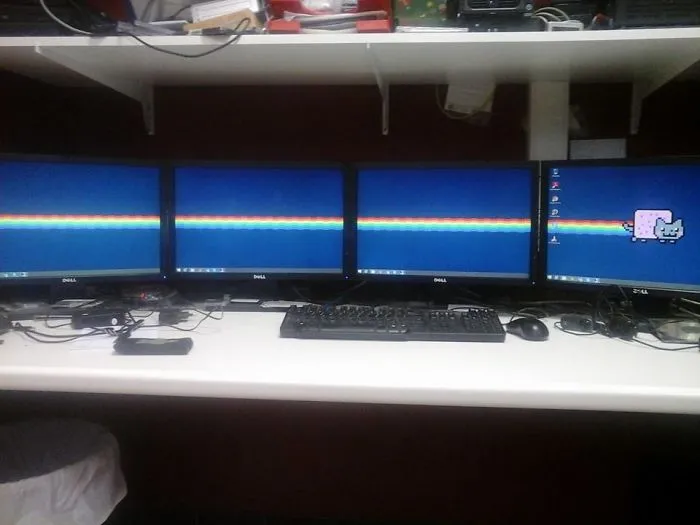 Cuando tienes 4 monitores...