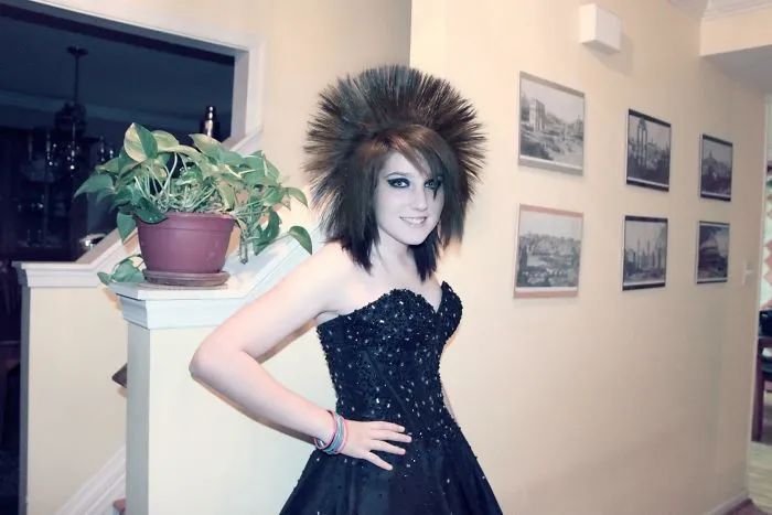 2012. Tardaba una hora cada día en dejarme el pelo así