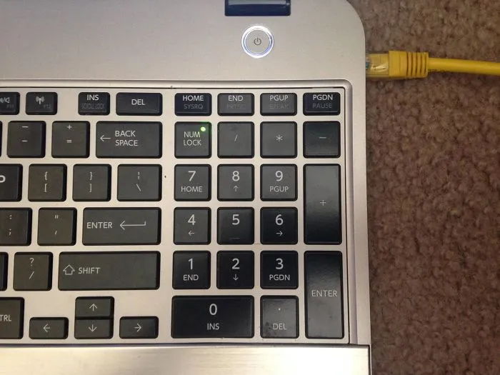 El bloque numérico de mi teclado tiene la ilusión del punto negro