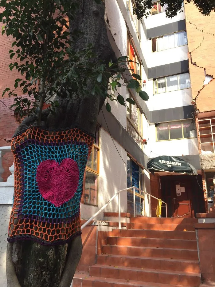 Yarnbombing Hugs In Mexico City After September Earthquake