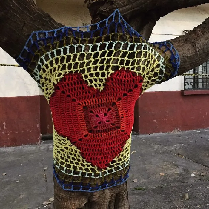 Yarnbombing Hugs In Mexico City After September Earthquake