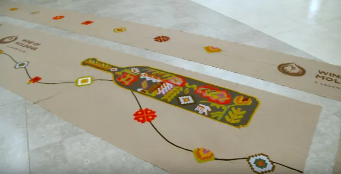 12 Artists Spent 2500 Hrs Of Work, 50 Kg Of Wool And 500 Needles To Create This!