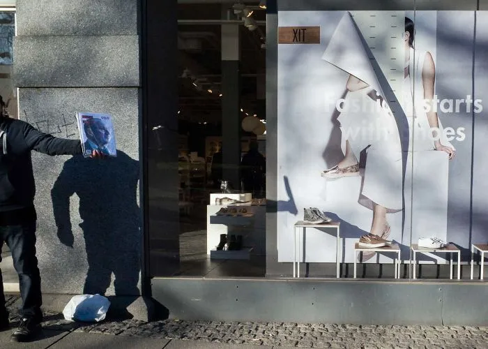 50 Incredibly Lucky Shots By Probably The Best Street Photographer In The World