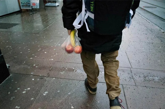30+ Fotos increíblemente afortunadas hechas por el que probablemente sea el mejor fotógrafo callejero del mundo