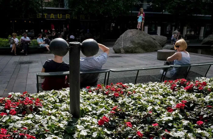 50 Incredibly Lucky Shots By Probably The Best Street Photographer In The World