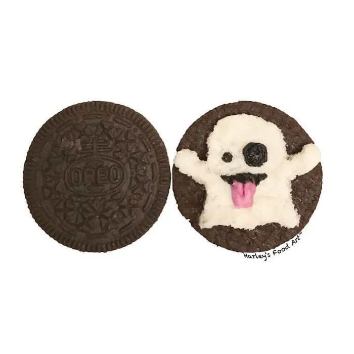 Artist Makes Art With Oreo Fillings And The Result Is "Delicious"