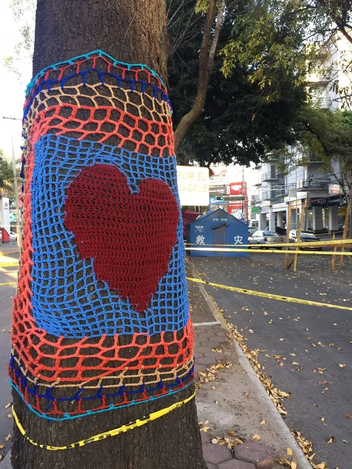 Yarnbombing Hugs In Mexico City After September Earthquake
