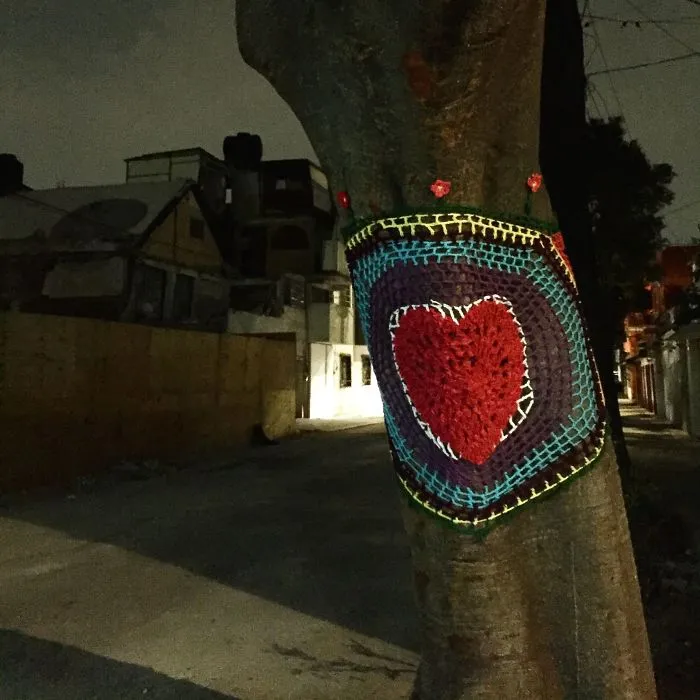 Yarnbombing Hugs In Mexico City After September Earthquake