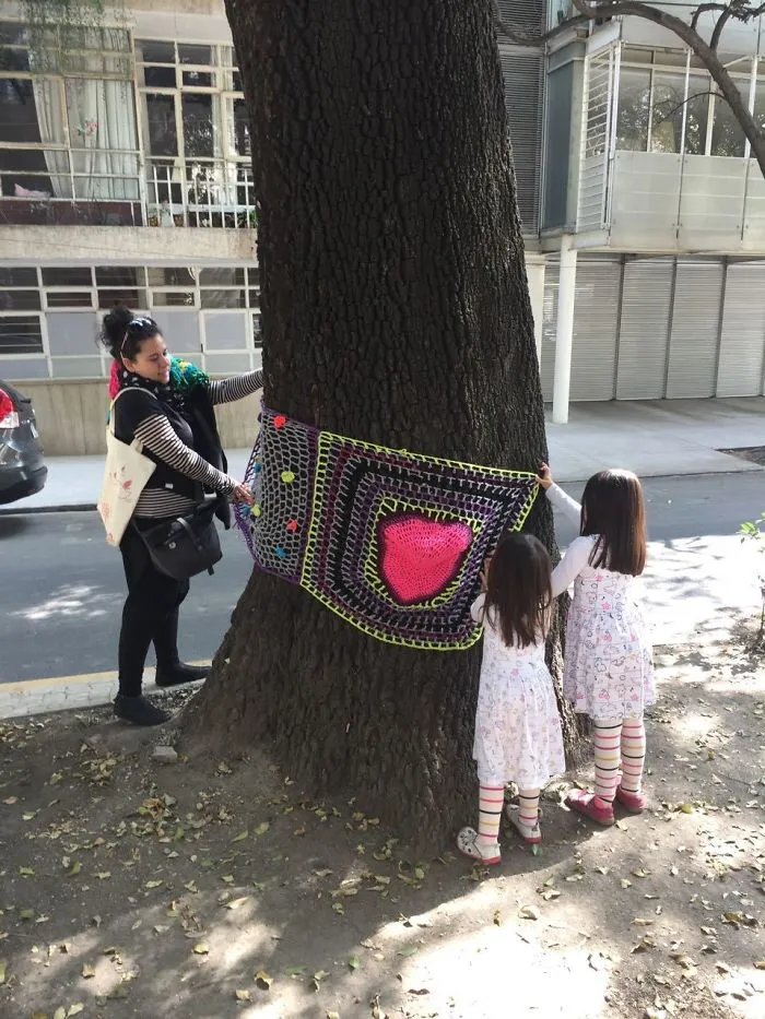 Yarnbombing Hugs In Mexico City After September Earthquake