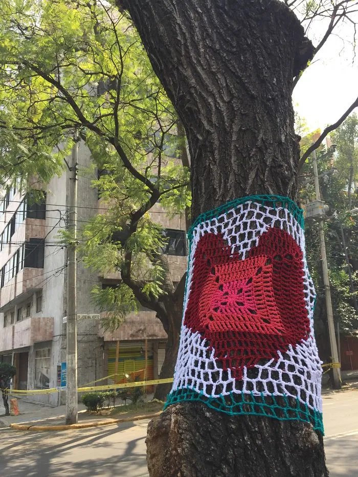 Yarnbombing Hugs In Mexico City After September Earthquake