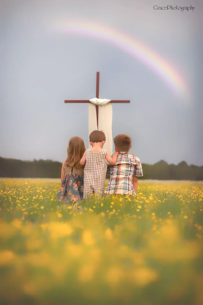 Photographer Captures What The True Meaning Of Easter Is All About.... He Is Risen Indeed!