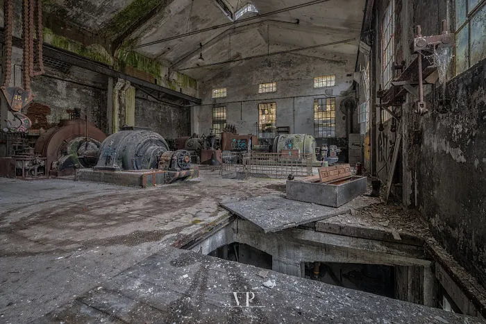 I Photograph Abandoned Stuff