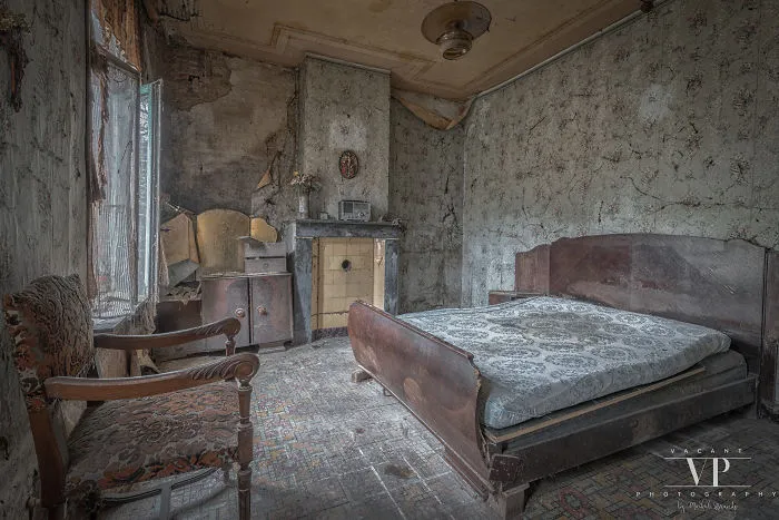 I Photograph Abandoned Stuff