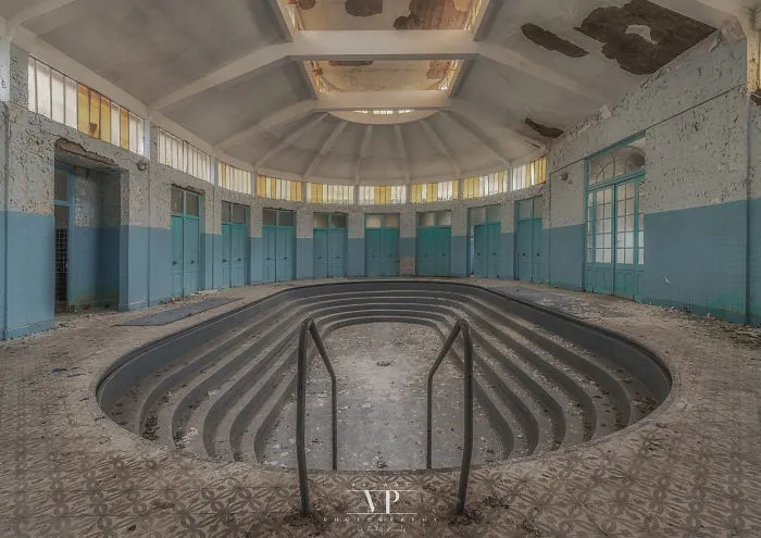 I Photograph Abandoned Stuff