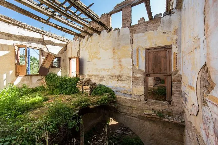 I Took Photos Of Nature Taking Back Abandoned Places All Over The World (30 Pics)