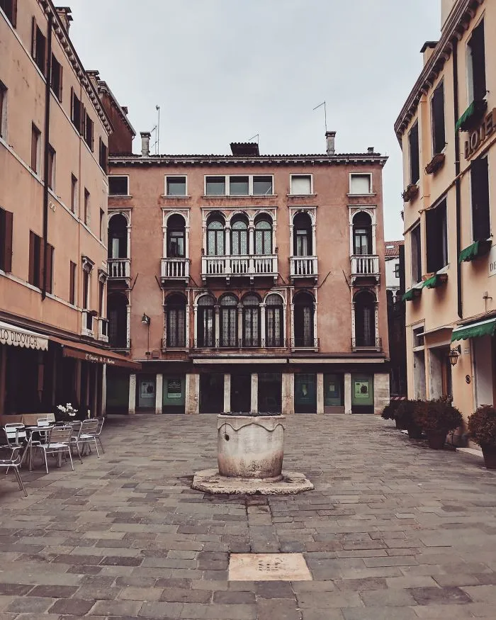 I Photographed The Unimaginable -
 Completely Empty Venice