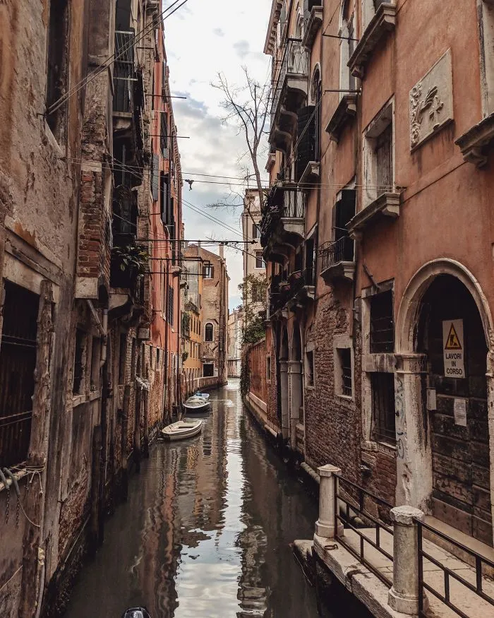 I Photographed The Unimaginable -
 Completely Empty Venice