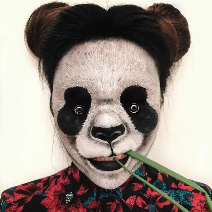 Woman Gives Up Teaching To Create Optical Illusions With Makeup, And It’s Messing With Our Minds (New Pics)