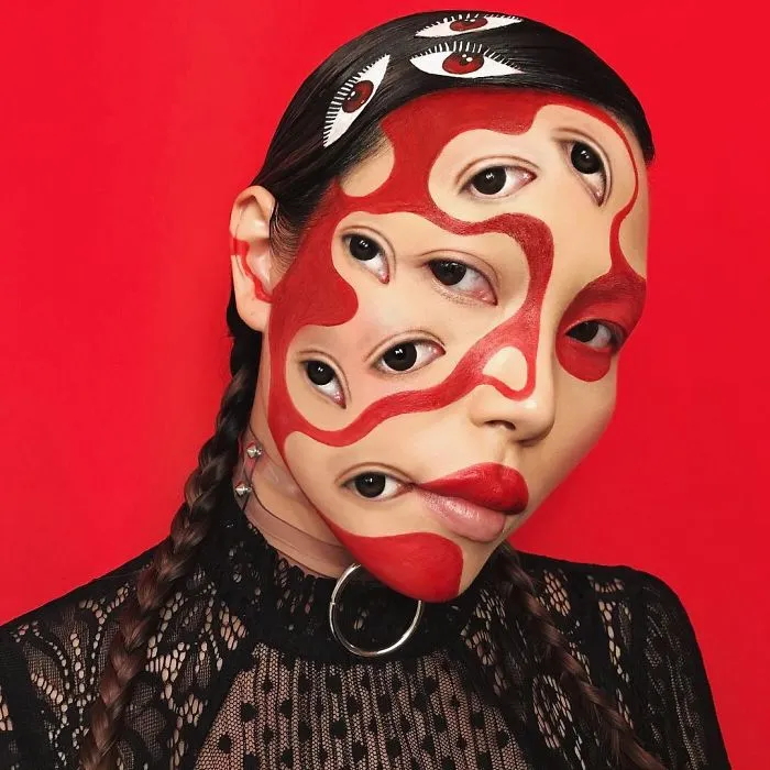 Woman Gives Up Teaching To Create Optical Illusions With Makeup, And It’s Messing With Our Minds (New Pics)