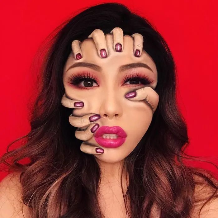 Woman Gives Up Teaching To Create Optical Illusions With Makeup, And It’s Messing With Our Minds (New Pics)