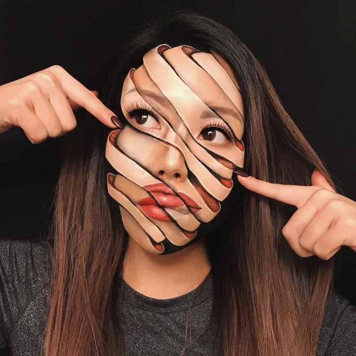 Woman Gives Up Teaching To Create Optical Illusions With Makeup, And It’s Messing With Our Minds (New Pics)