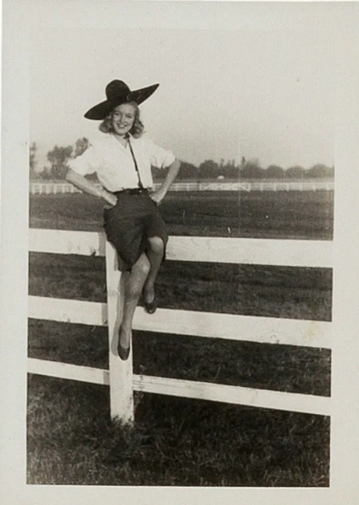 31 Unpublished Marilyn Monroe Pics To Be Sold On An Auction Show The Iconic Woman Before The Great Glory
