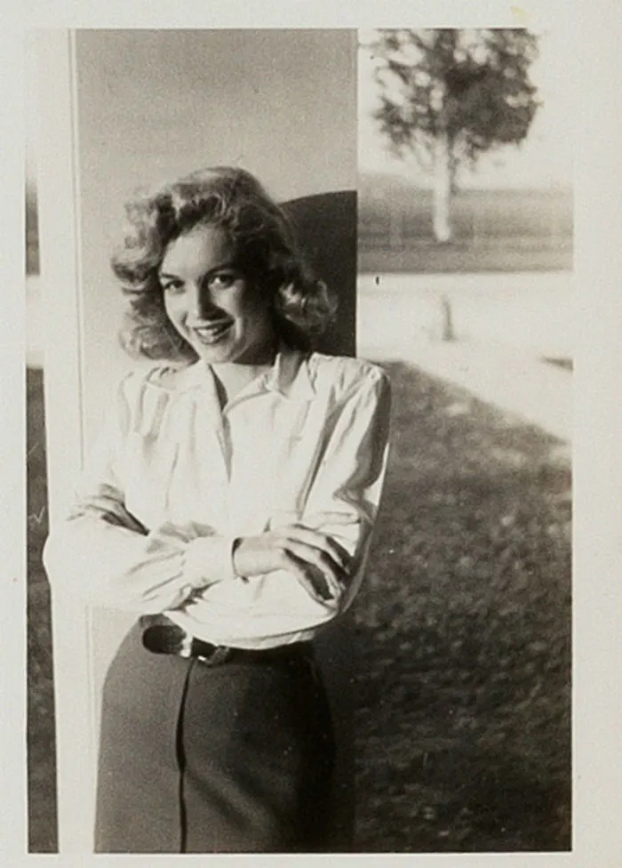 31 Unpublished Marilyn Monroe Pics To Be Sold On An Auction Show The Iconic Woman Before The Great Glory