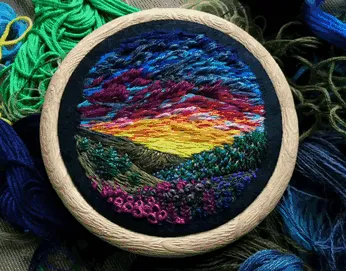 Esta bordadora usa hilo en vez de pintura para crear increíbles escenas de paisajes