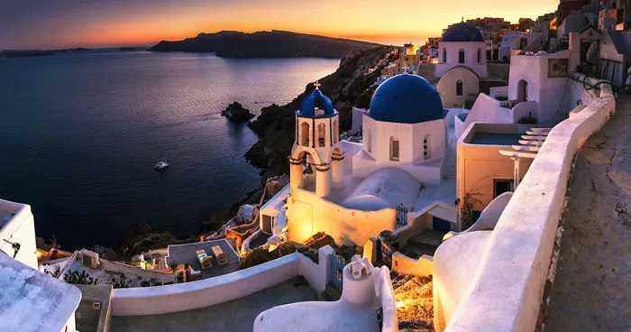 I Spent Four Days In Santorini To See The Island Without Thousands Of Tourists And The Sunsets Enchanted Me