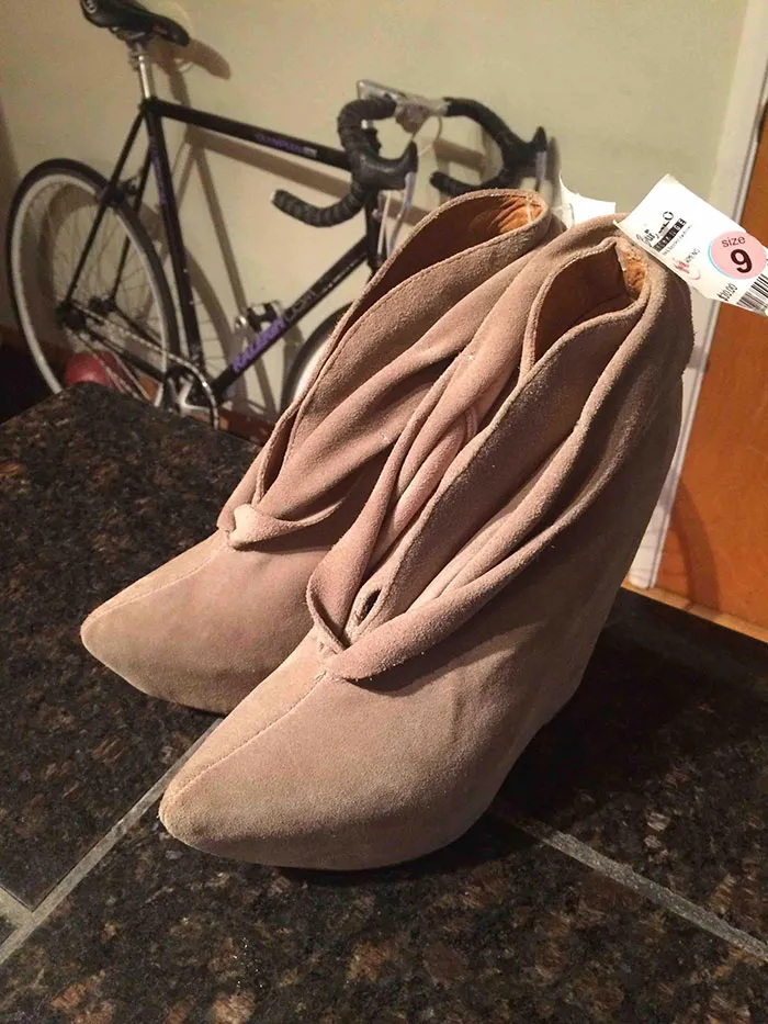 La novia de mi compañero de piso no entendía por qué nos reíamos de sus zapatos