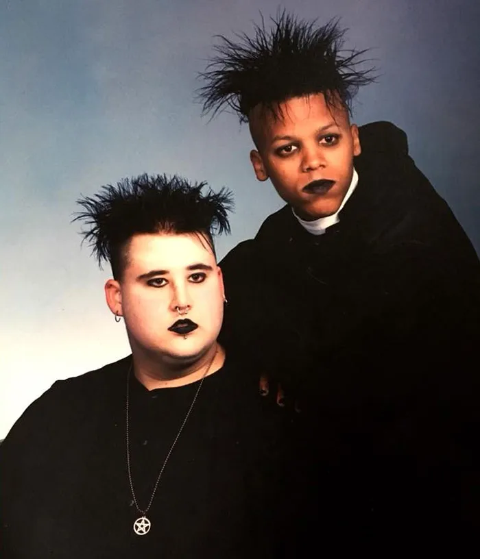 1996, Olan Mills Calls My Roommate Offering A Free Family Sitting. His Family Lived Two States Away, So We Went In To Mess With Them. I'm The Guy On The Right