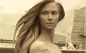 Sexist Man Says Only "Men Of The West" Can Create Such Amazing Sculpture, Gets Response He Doesn't Expect