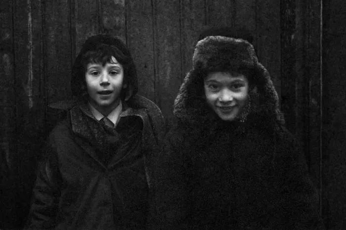 Niños con cara de pillos en Staraya Russa