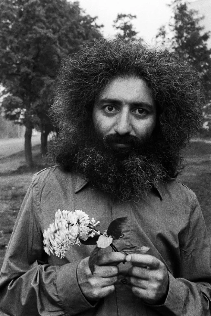 El lingüista Melvar Melkumyan, marido y padre. Leningrado, 1976