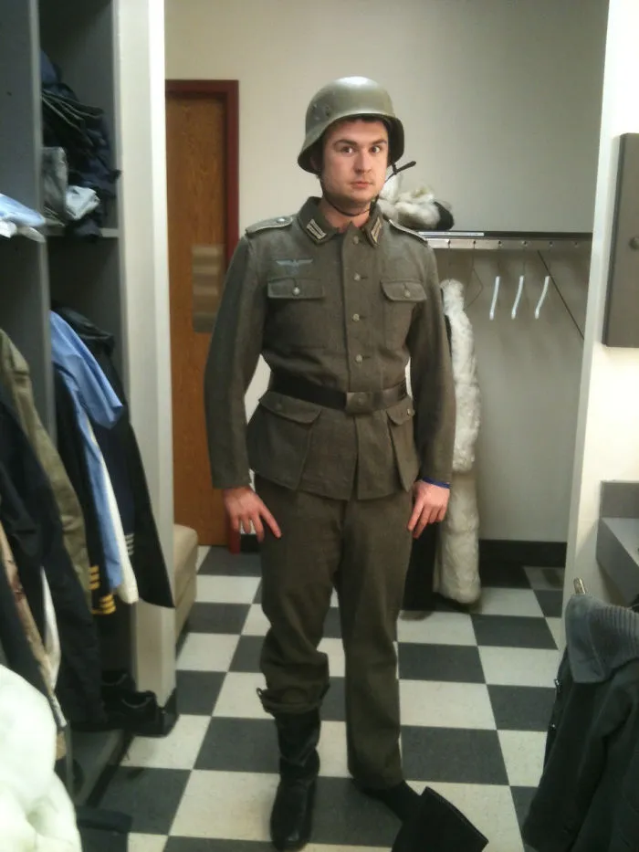 Tenían un uniforme nazi :O