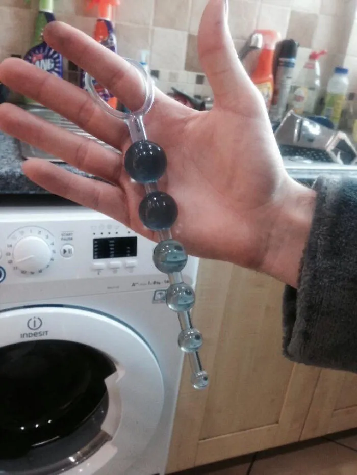 My Mum's Work Friend Sent Her A Present. She Thought It Was A Keyring