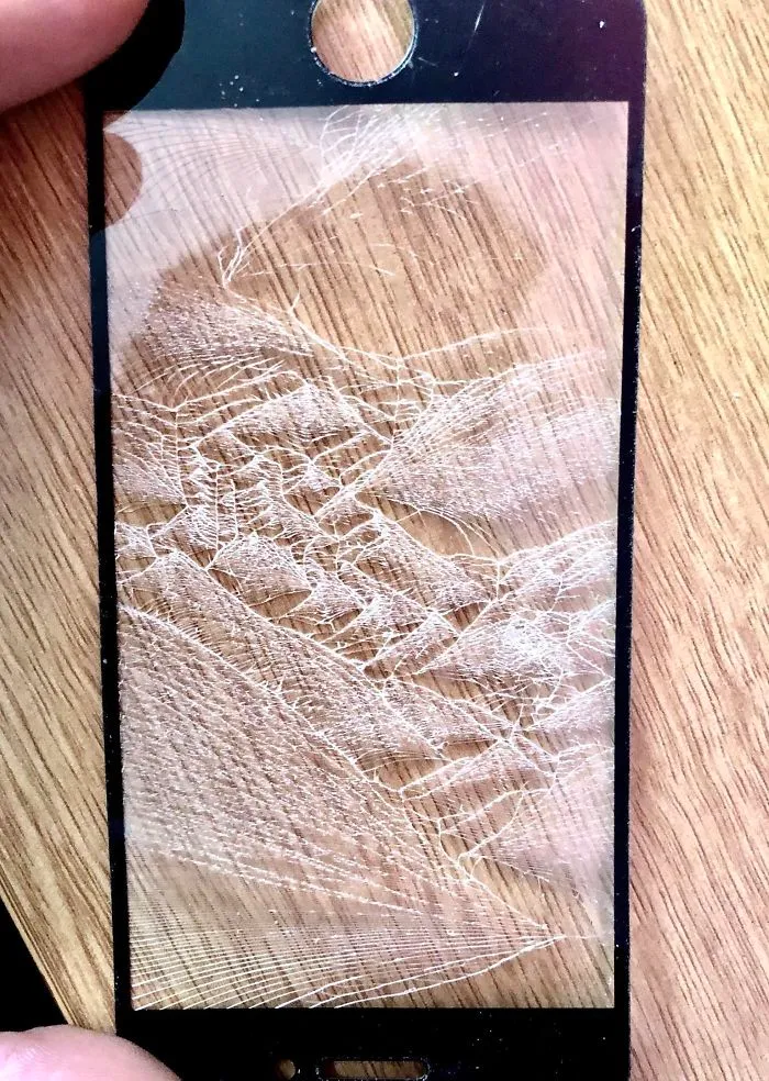 Se me ha roto el protector de pantalla y parece un paisaje