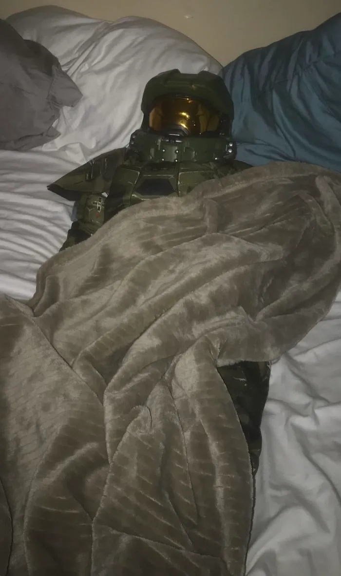Es la 2ª noche que mi hijo de 5 años se va a dormir con este disfraz